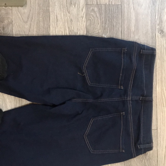 Woman’s Jeans - Picture 9 of 11